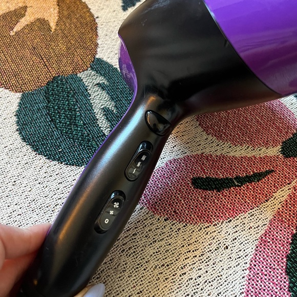 Blow dryer - Picture 2 of 3